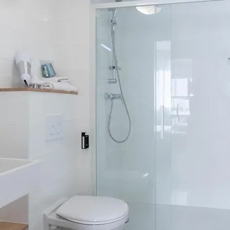Kabane Montpellier 3* لات